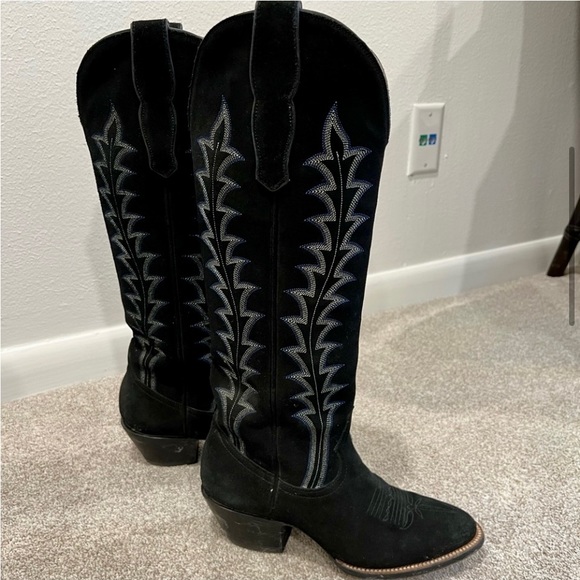 ISO—-CITY Brand Boots, The Northside Style. Looking to buy not sell. Size 6.5 - Picture 3 of 5